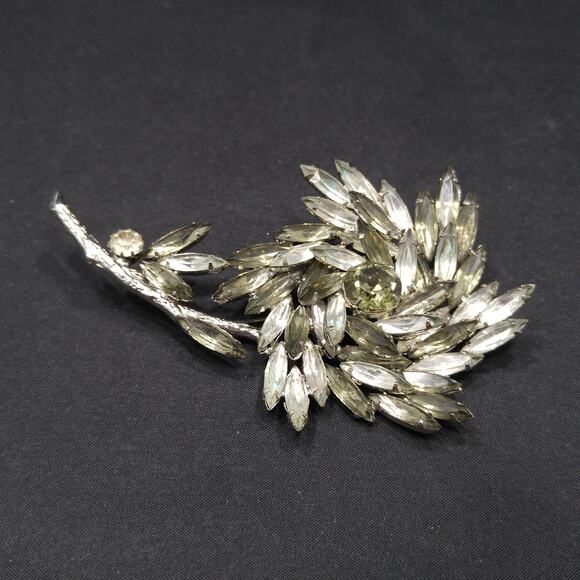 Alice Caviness Gray Navette Rhinestone Flower Brooch Rhodium 1960s - Picture 7 of 10